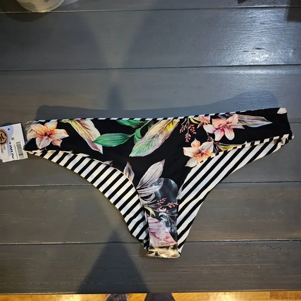 Hurley Women's Junior's Reversible Cheeky Hipster Floral Panties Black Size XL